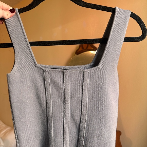Stylish Gray Ribbed Crop Top - Picture 2 of 2